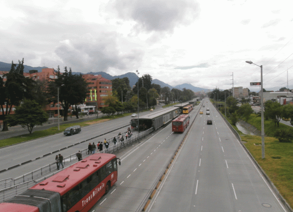 P2020090-Bogota-bus-lane