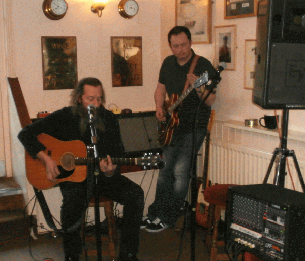 P3020587-Blues-players