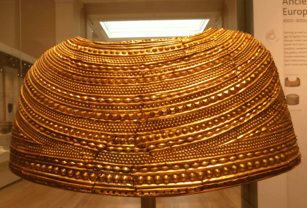 P5260678-BM-gold-cape