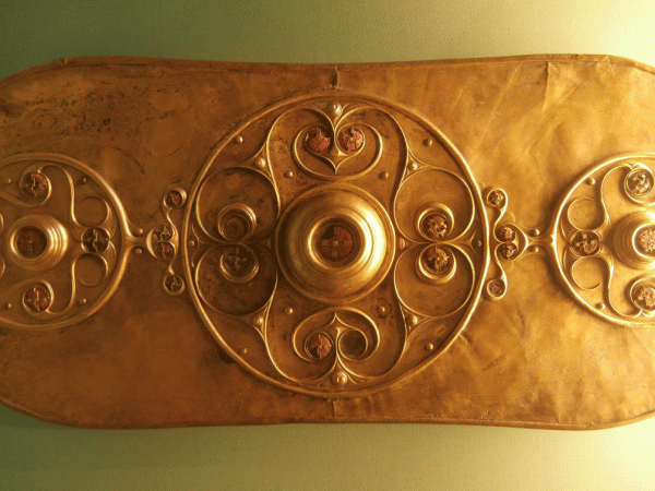 P5260681-bronze-shield