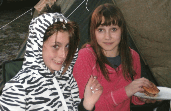 P5280788.gif-Lilly-&-Kara