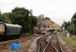 P8040010-Corfe-castle-rainw