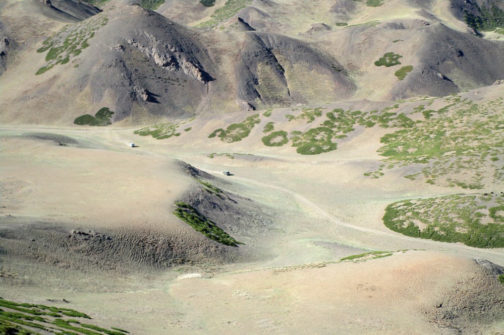IMG_1127 buses arriving Yoliam NP
